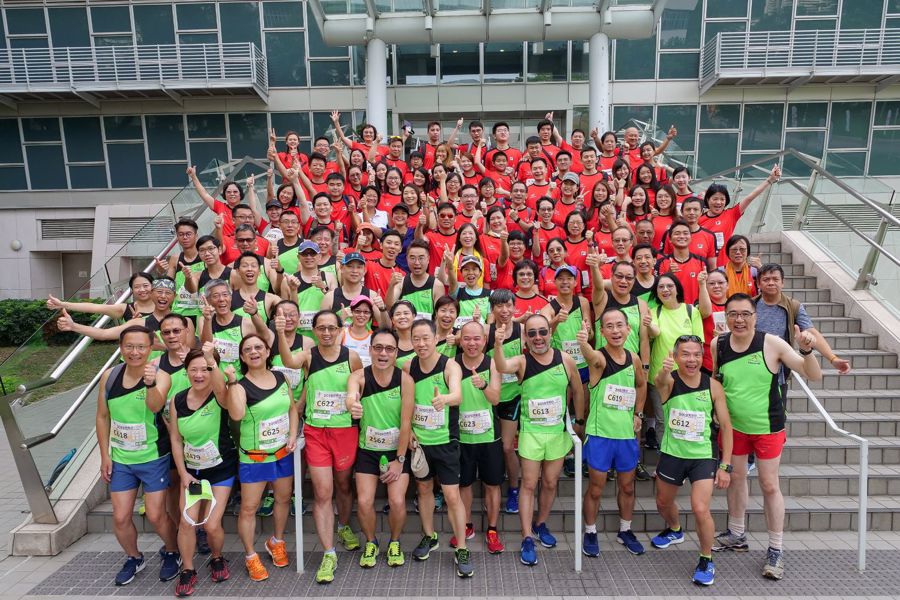 信興健兒熱情高漲，無懼炎夏。